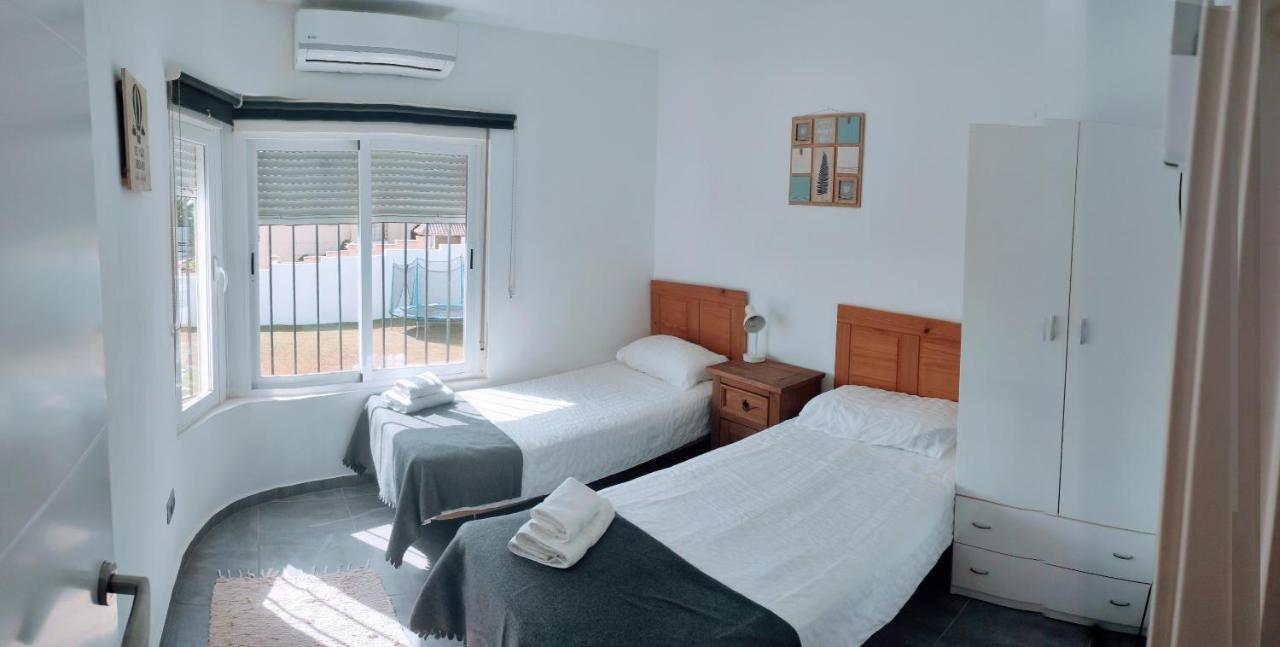 Torreguadiaro Villa - 2 Mins Walk From The Bars And Restaurants San Roque  Exterior photo