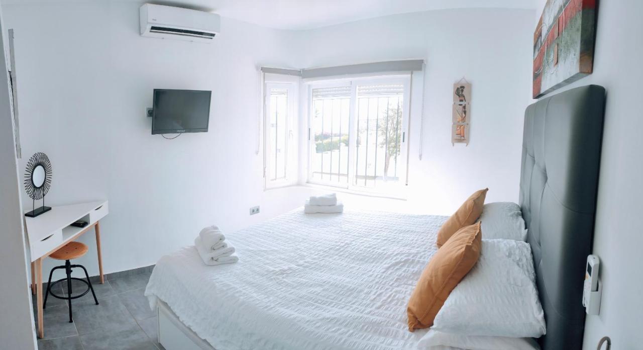 Torreguadiaro Villa - 2 Mins Walk From The Bars And Restaurants San Roque  Exterior photo